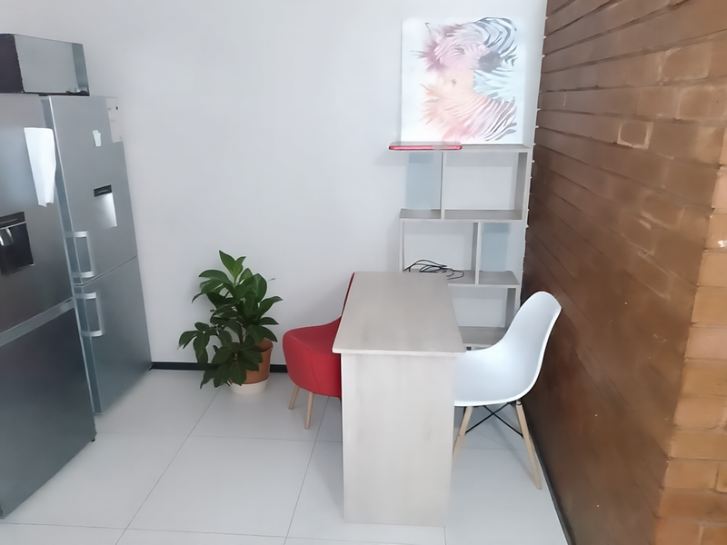 1Bedroom Apartment in Times Square, Braamfontein - Photo 3