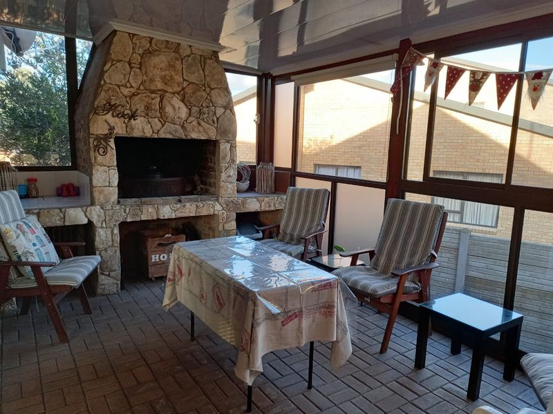 Charming 2-bedroom Freehold home in Stilbaai Wes perfect for seaside living and investment potential - Photo 10