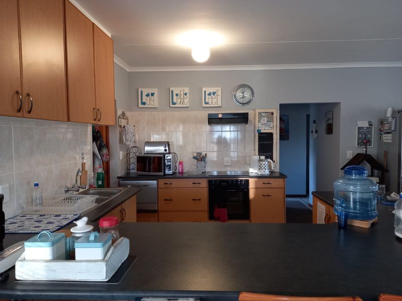Charming 2-bedroom Freehold home in Stilbaai Wes perfect for seaside living and investment potential - Photo 6
