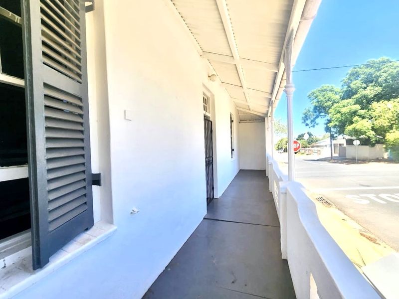 Modern Comfort Meets Classic Charm - Photo 3