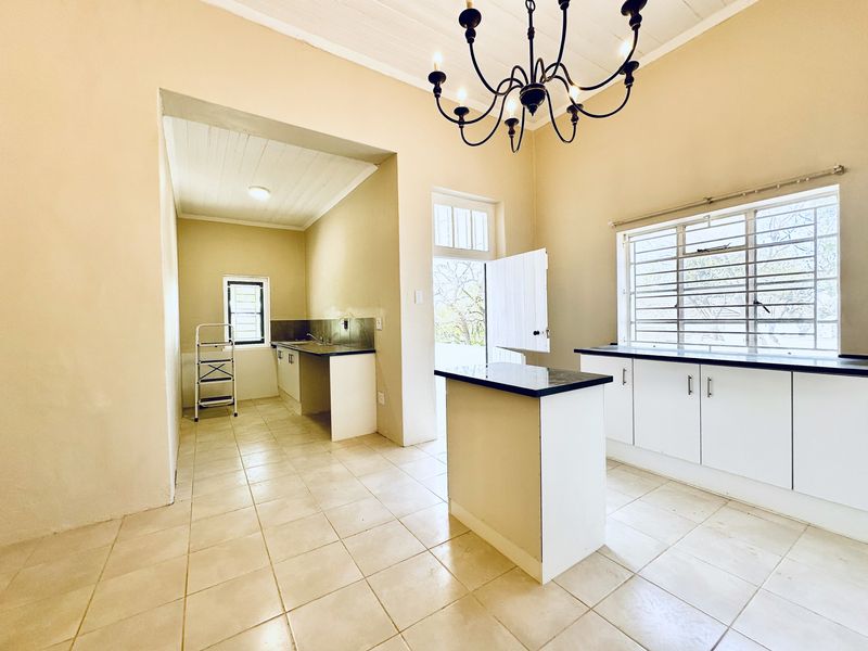 Modern Comfort Meets Classic Charm - Photo 9