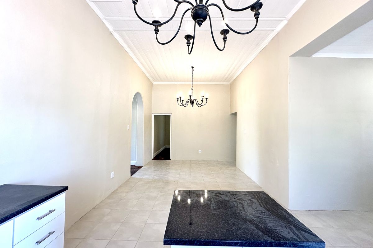 Modern Comfort Meets Classic Charm - Photo 5