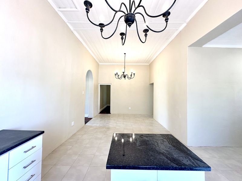 Modern Comfort Meets Classic Charm - Photo 5