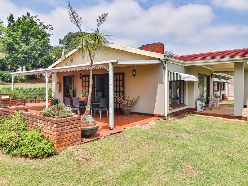 Well loved Spacious Home - Photo 9
