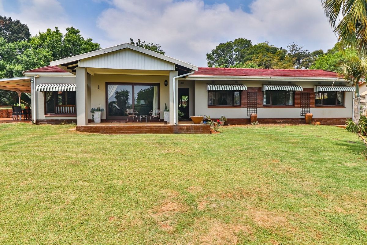 Well loved Spacious Home - Photo 2