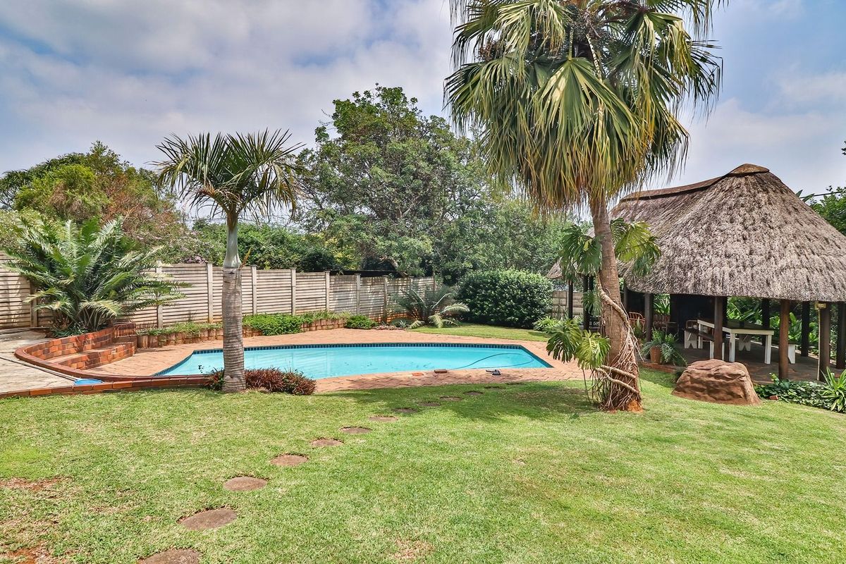 Well loved Spacious Home - Photo 4