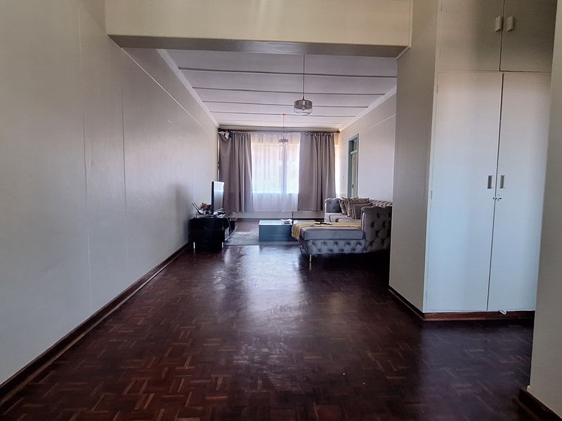 Rated Stunning - 1.5 Flat for Sale in Arcadia - Photo 9