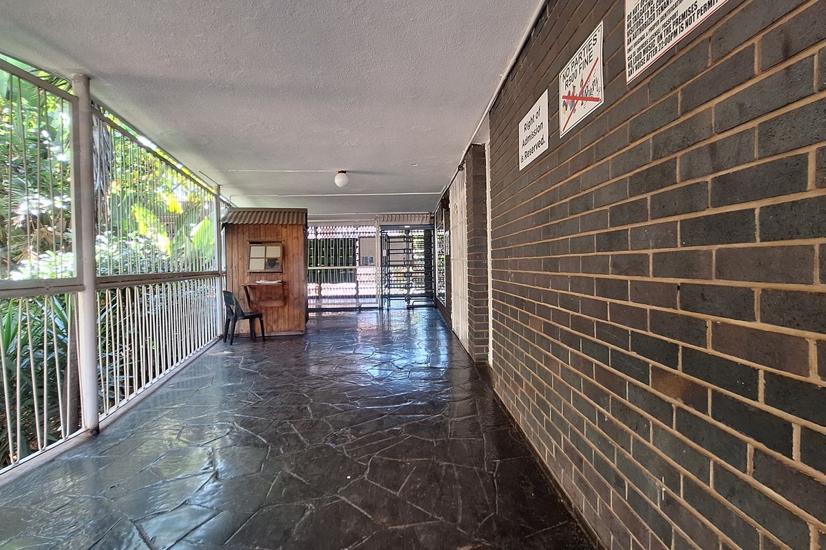 Rated Stunning - 1.5 Flat for Sale in Arcadia - Photo 2