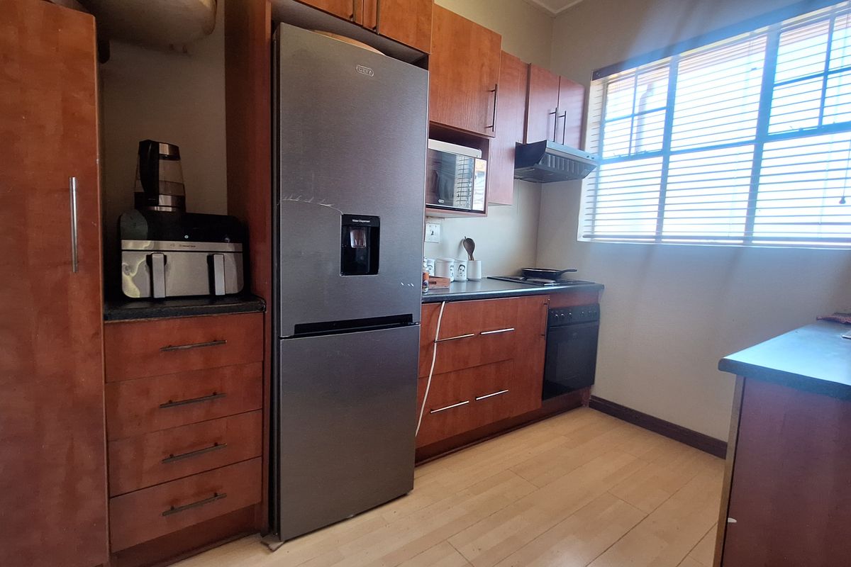 Rated Stunning - 1.5 Flat for Sale in Arcadia - Photo 4