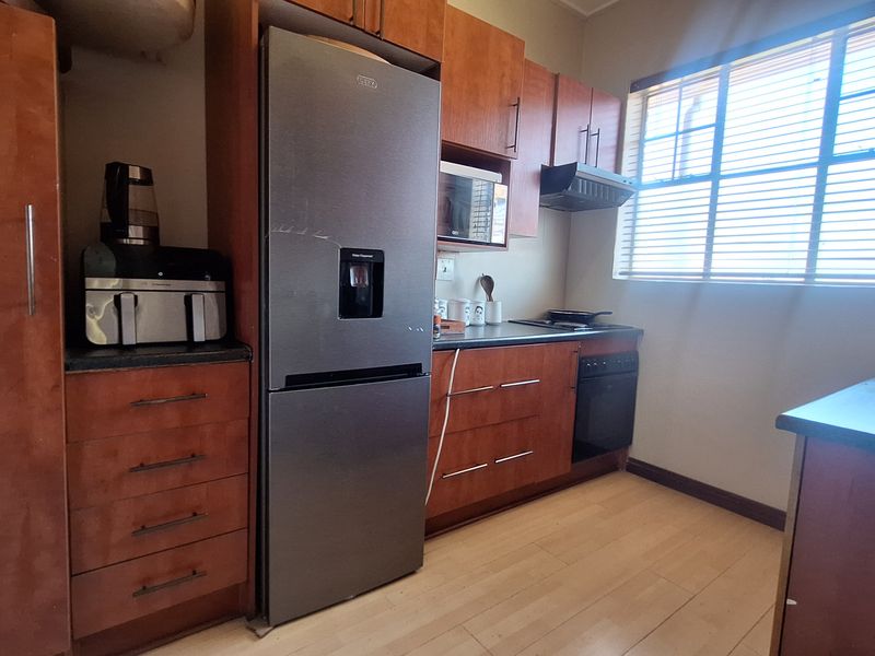 Rated Stunning - 1.5 Flat for Sale in Arcadia - Photo 4