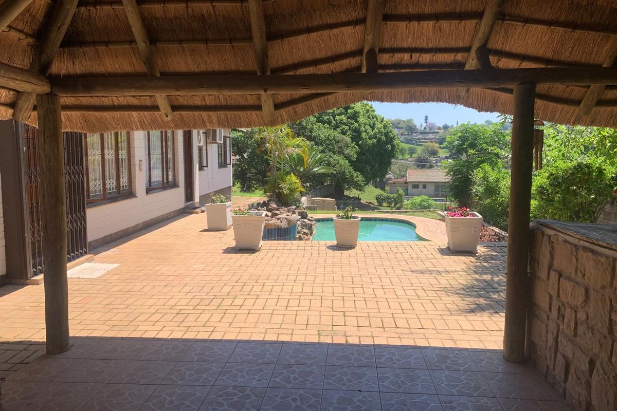 Stunning 4-Bedroom house for Sale in Prestigious Moseley - Photo 3