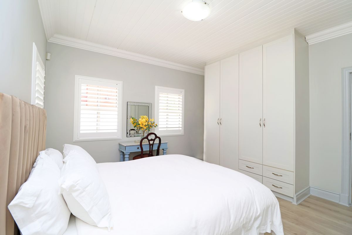 Magnificent Masterpiece with Unbeatable Location & Luxury!!! - Photo 3