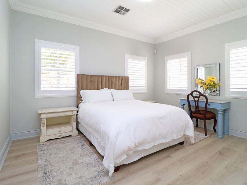 Magnificent Masterpiece with Unbeatable Location & Luxury!!! - Photo 2