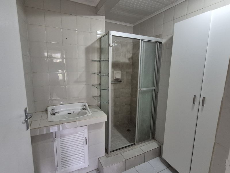 Two Bedroom Two bathroom, Two lounges - Photo 6