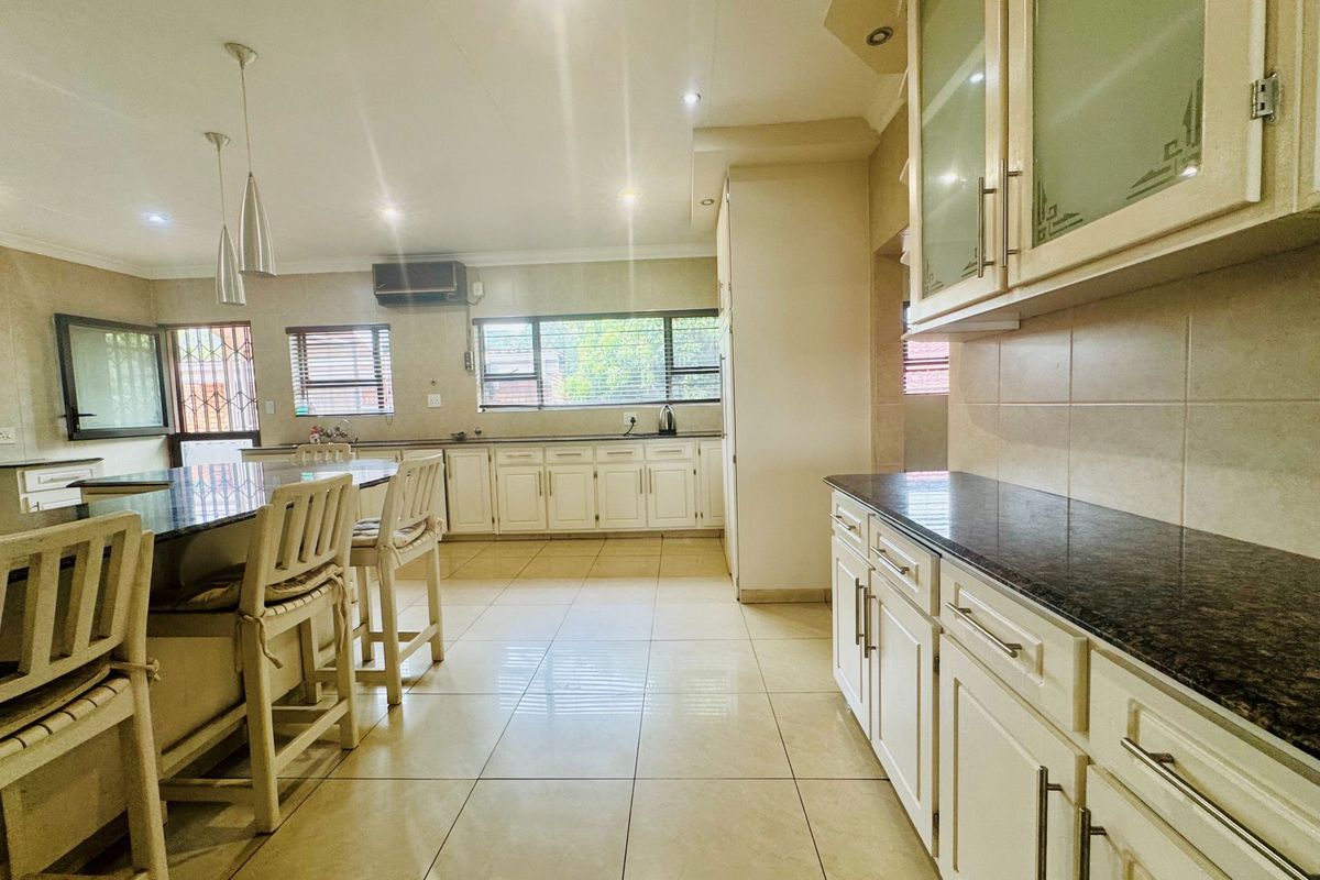 Spacious 5-Bedroom Duet for Sale in Wonderboom – Ideal for a Large Family - Photo 2