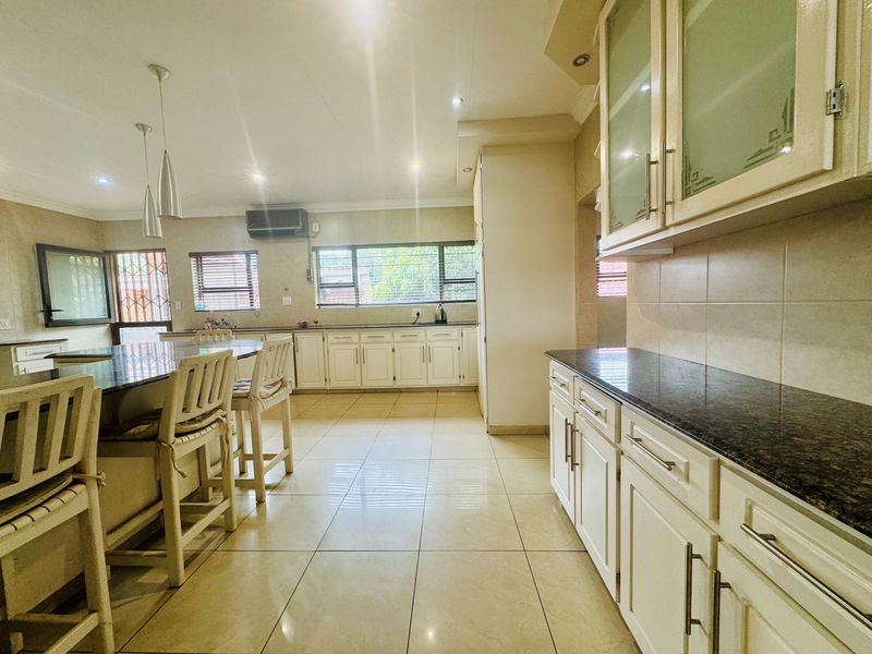 Spacious 5-Bedroom Duet for Sale in Wonderboom – Ideal for a Large Family - Photo 2