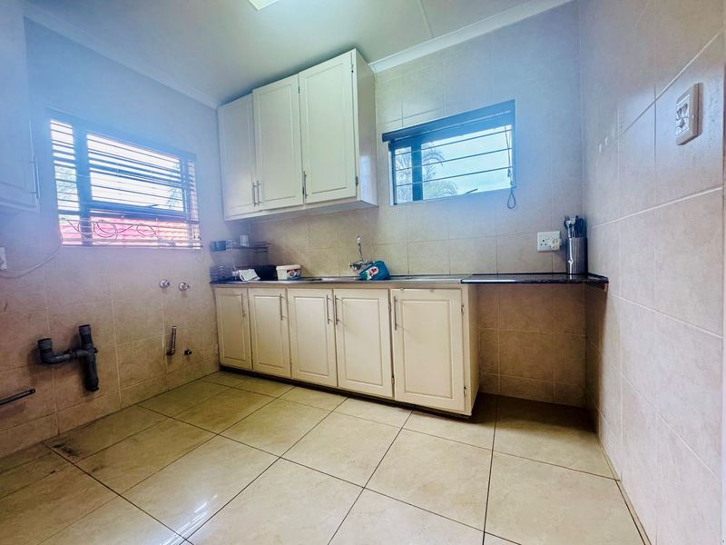 Spacious 5-Bedroom Duet for Sale in Wonderboom – Ideal for a Large Family - Photo 8