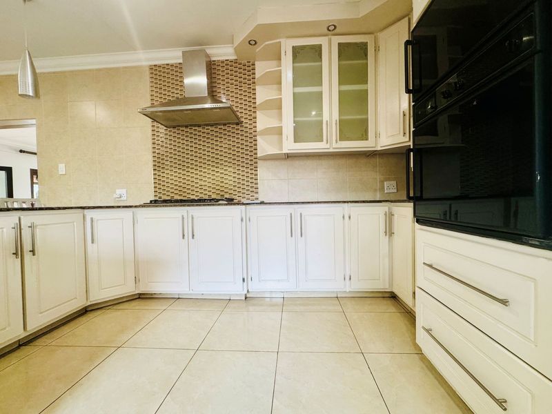 Spacious 5-Bedroom Duet for Sale in Wonderboom – Ideal for a Large Family - Photo 6