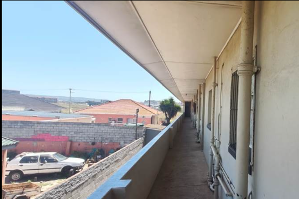 Charming 2 bedroom Sectional Title unit. - Photo 2