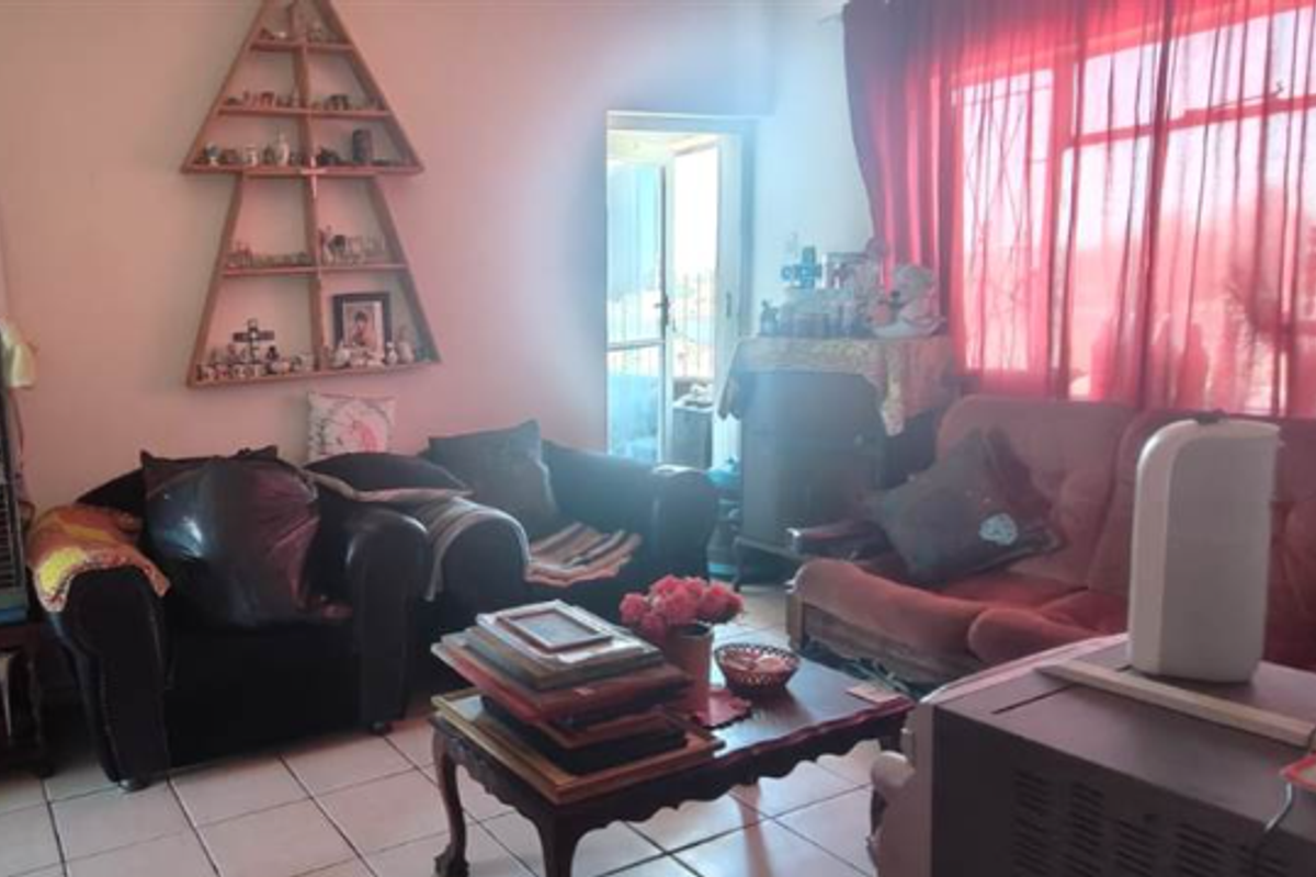 Charming 2 bedroom Sectional Title unit. - Photo 4