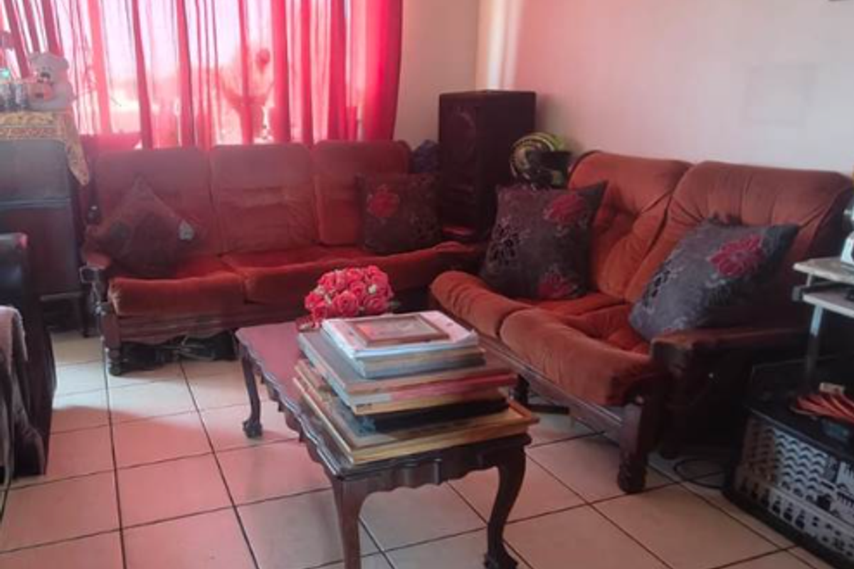 Charming 2 bedroom Sectional Title unit. - Photo 3