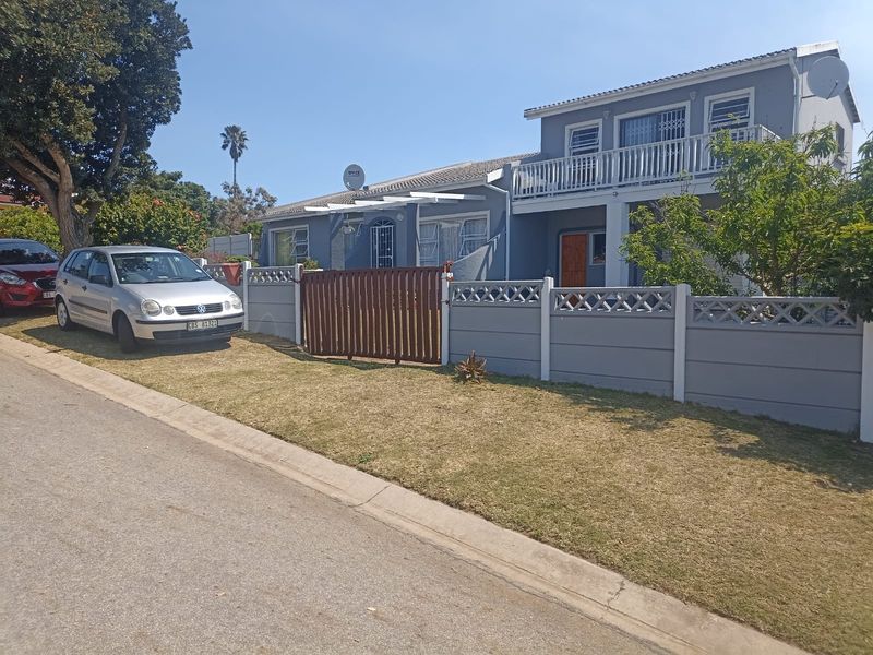 House For Sale In Mossel Bay - Photo 2