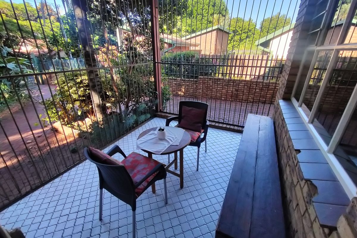 Spacious Family Home with Pool and Endless Potential in Florauna - Photo 5