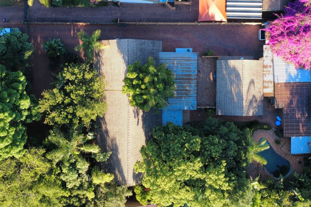 Spacious Family Home with Pool and Endless Potential in Florauna - Photo 2