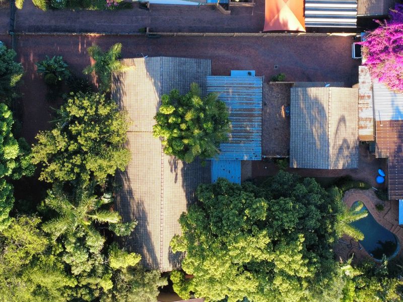 Spacious Family Home with Pool and Endless Potential in Florauna - Photo 2