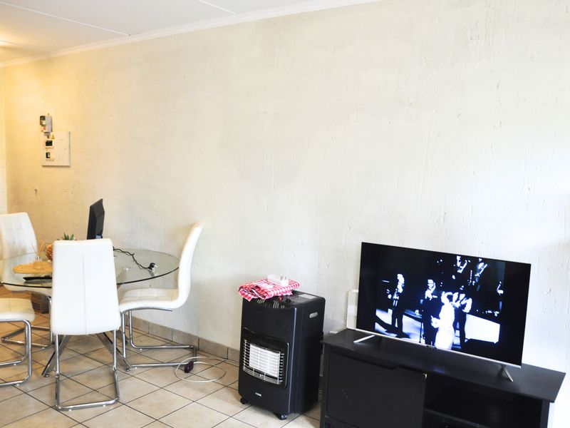 First-time buyers & savvy investors – this is your chance! - Photo 4