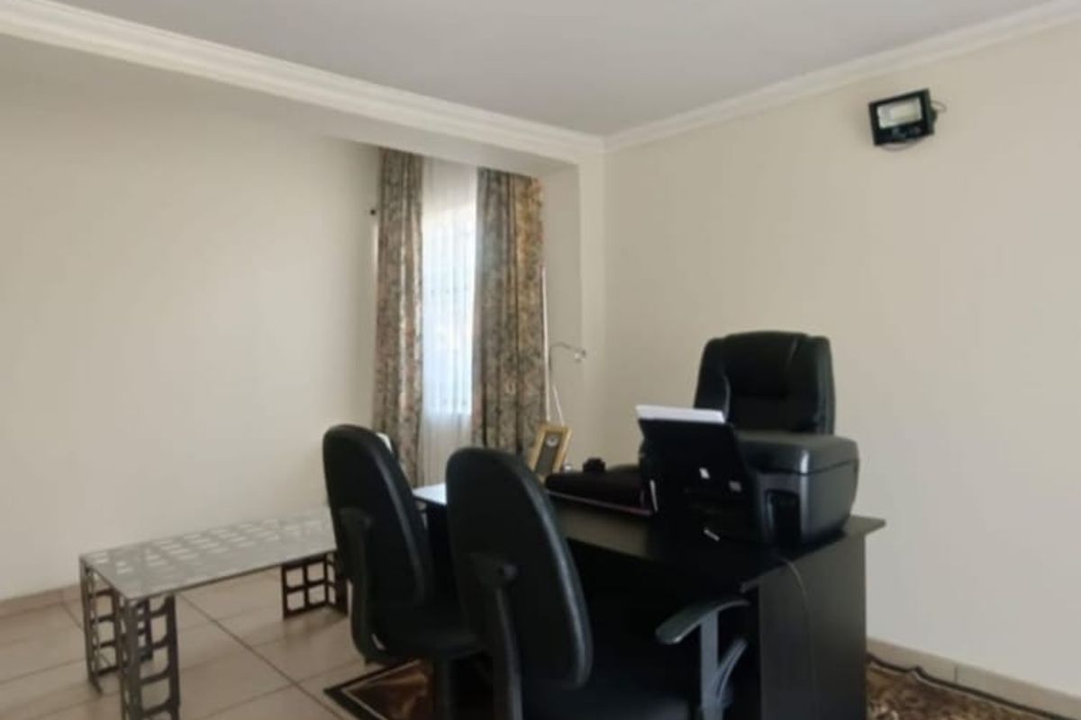 4 Bedroom House for sale in Vanderbijlpark SE1 - Photo 4