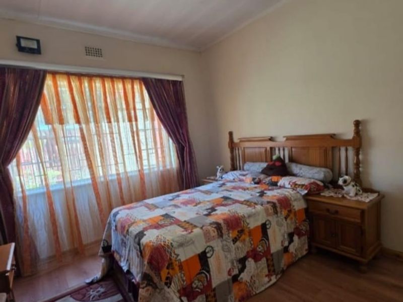 4 Bedroom House for sale in Vanderbijlpark SE1 - Photo 9