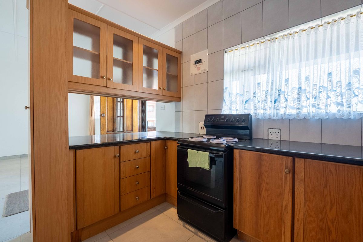 Spacious flat close to the beach and all amenities - Photo 4