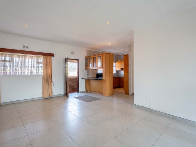 Spacious flat close to the beach and all amenities - Photo 3