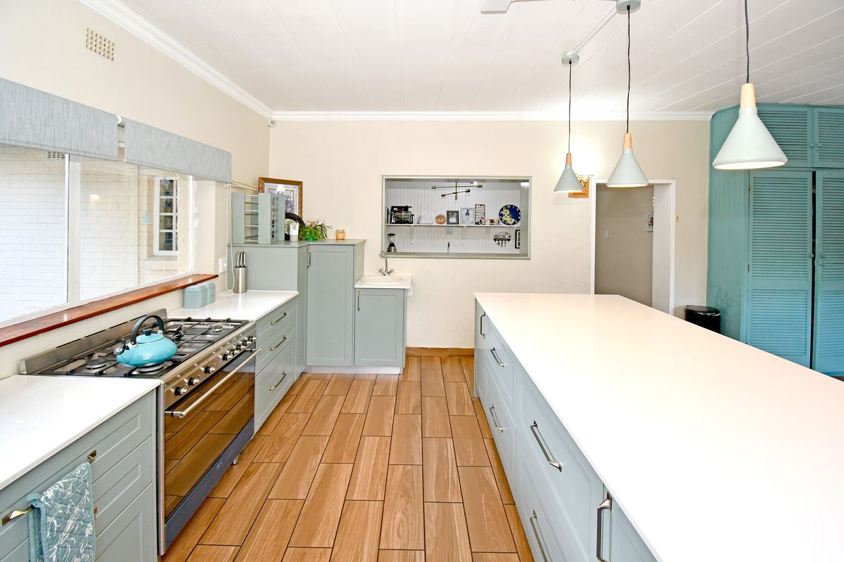 Charming Rustic Haven in a Secure Estate - Photo 3