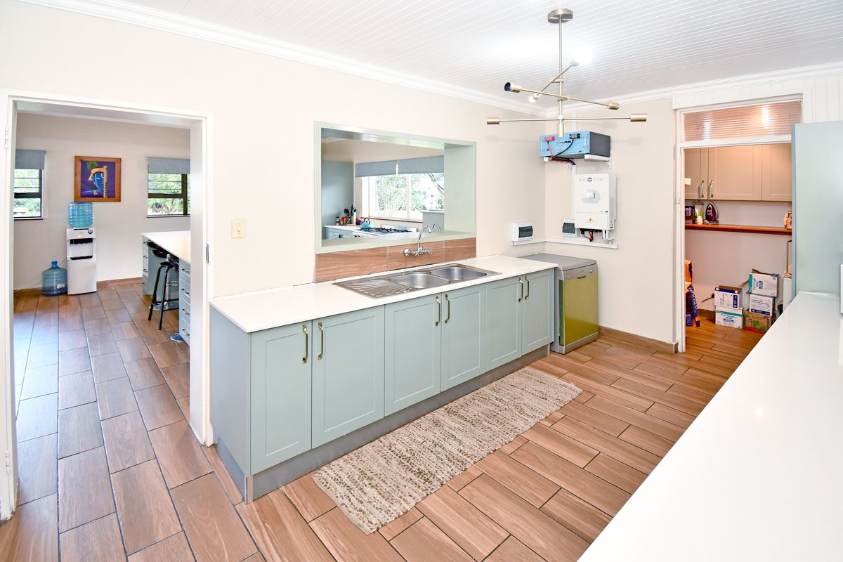 Charming Rustic Haven in a Secure Estate - Photo 2