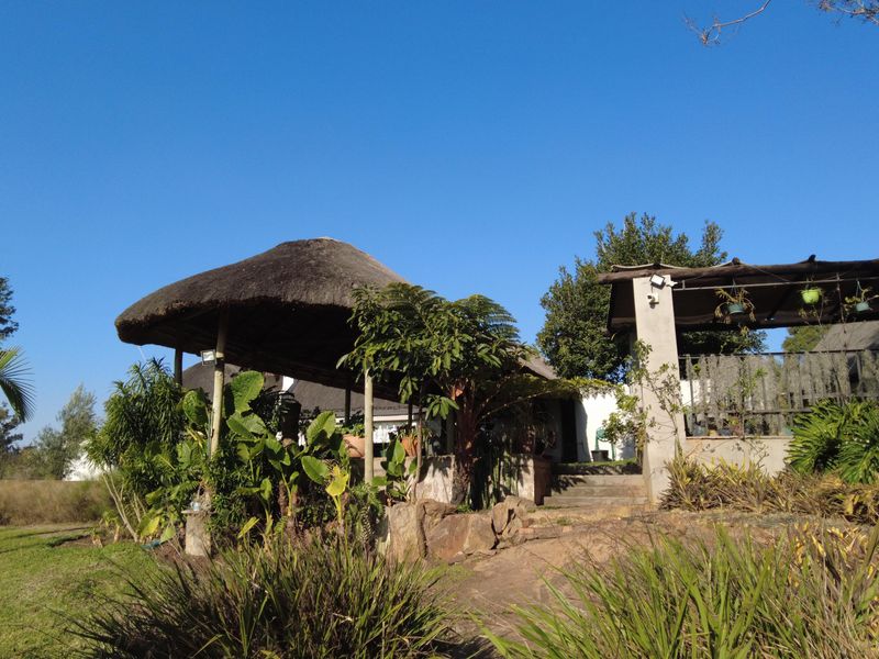 Time Honoured Smallholding with Mountain Views and 7 Versatile Bedrooms, Including 5 Flats - Photo 9