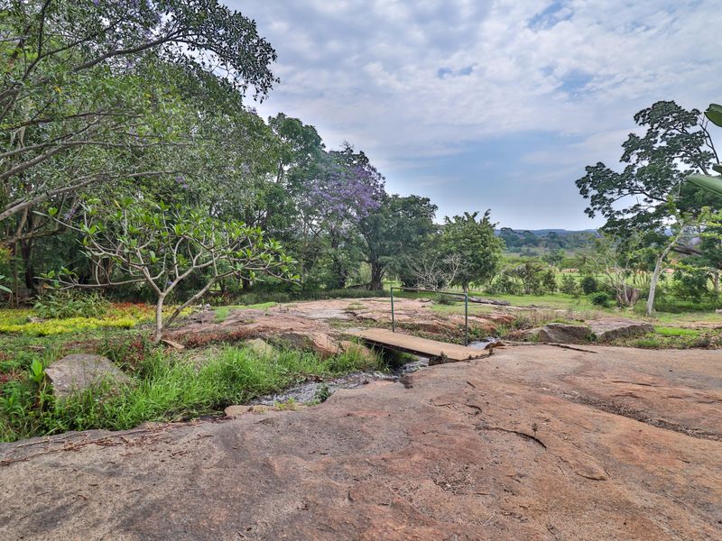 Time Honoured Smallholding with Mountain Views and 7 Versatile Bedrooms, Including 5 Flats - Photo 7