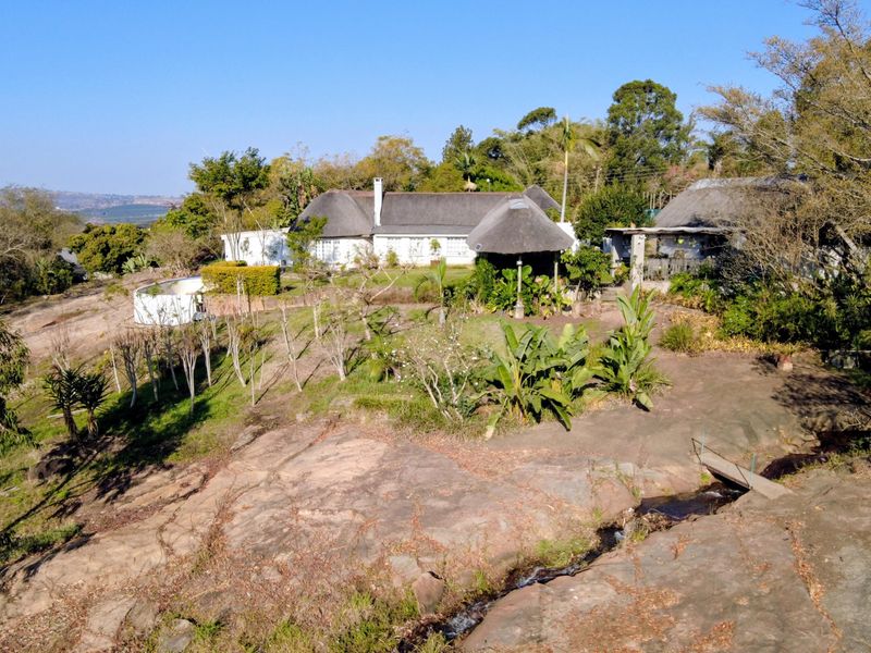 Time Honoured Smallholding with Mountain Views and 7 Versatile Bedrooms, Including 5 Flats - Photo 3