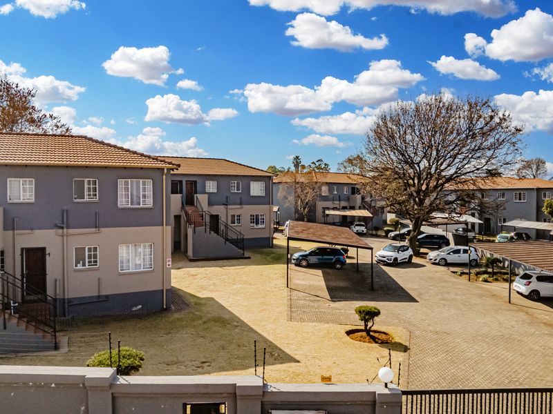 Move-In Ready 2-Bed Apartment with Balcony & Built-In Braai – Offers Welcome! - Photo 1