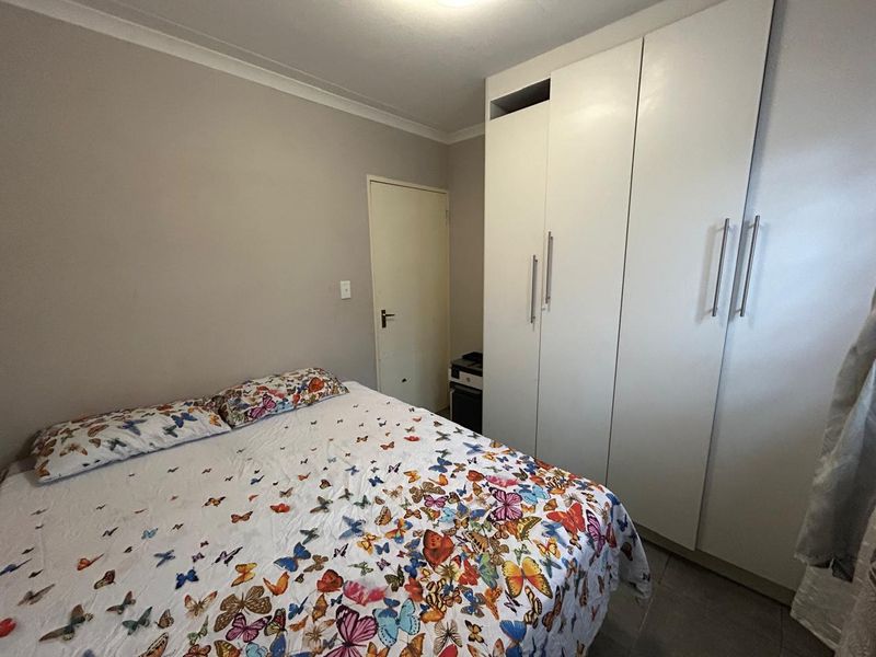 Warm & Spacious 2-Bedroom Family Home with Fibre in Secure Clayville, Midrand - Photo 7
