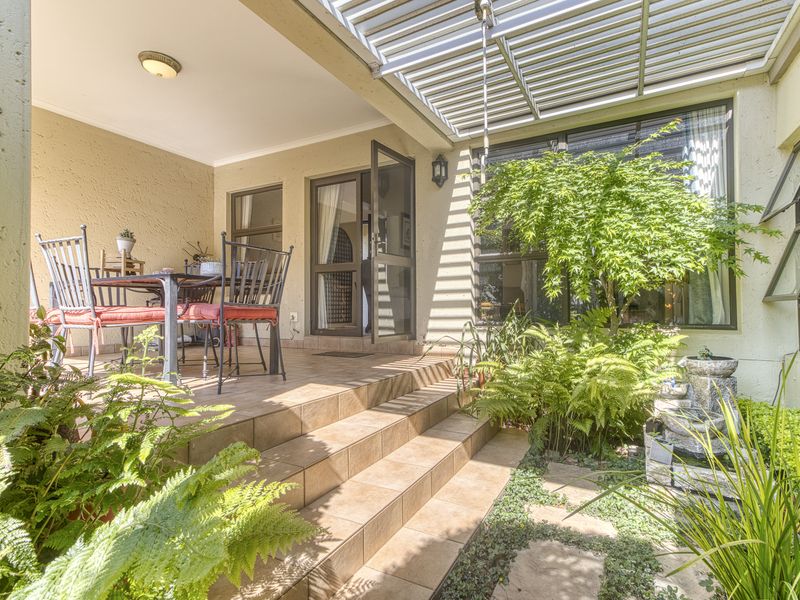 Secure and tranquil Living in Cedar Lakes Lifestyle Estate - Photo 4