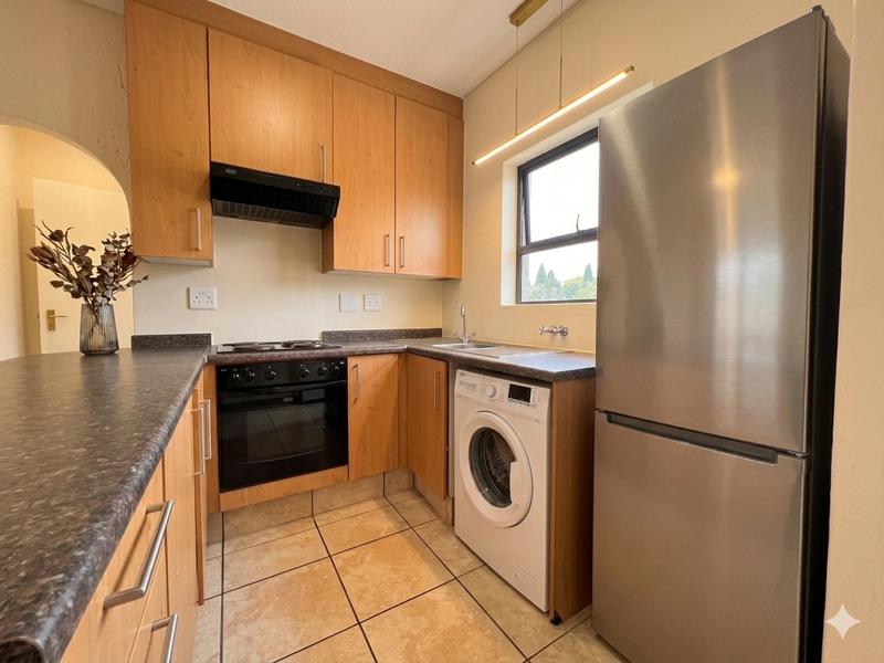 One Bedroom Apartment in Prime Lonehill Location, Excellent Investment Opportunity - Photo 3