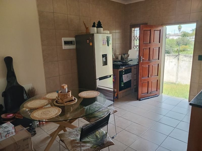 INVITING Interested buyers from R1 150 00 to R1 400 000, to come view and NEGOTIATE!! - Photo 4