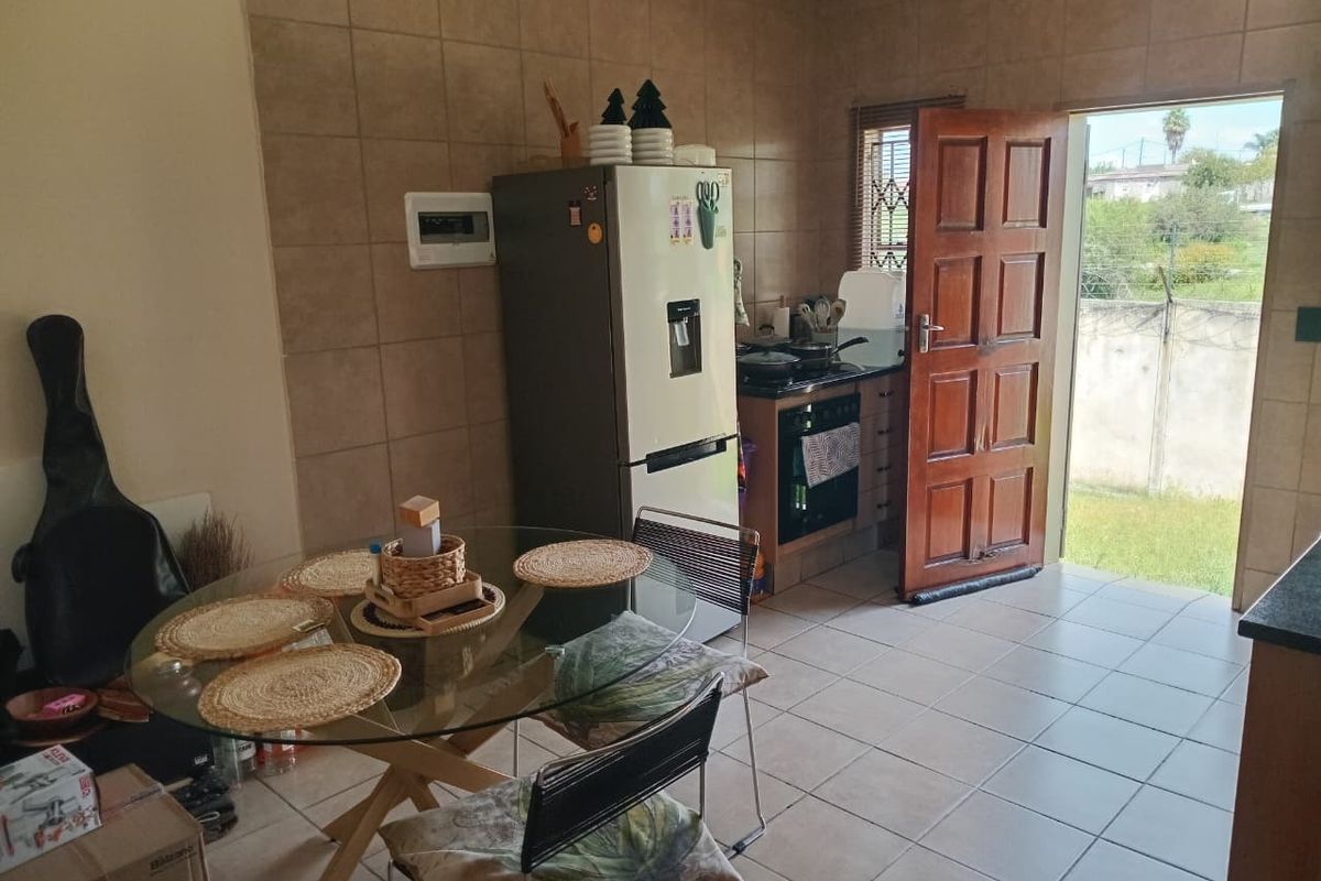 INVITING Interested buyers from R1 150 00 to R1 400 000, to come view and NEGOTIATE!! - Photo 4