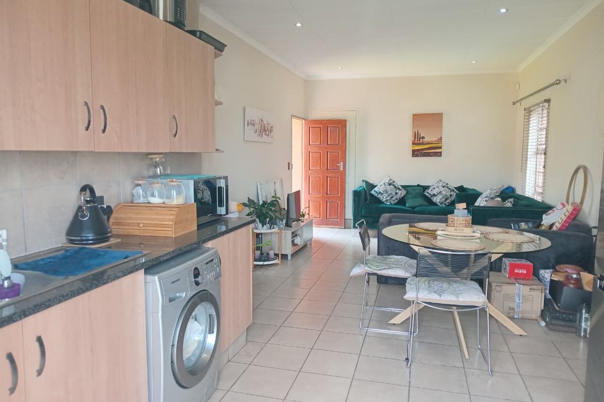 INVITING Interested buyers from R1 150 00 to R1 400 000, to come view and NEGOTIATE!! - Photo 2