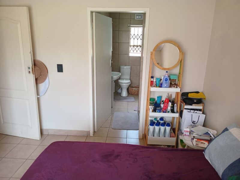 INVITING Interested buyers from R1 180 00 to R1 280 000, to come view and NEGOTIATE!! - Photo 10