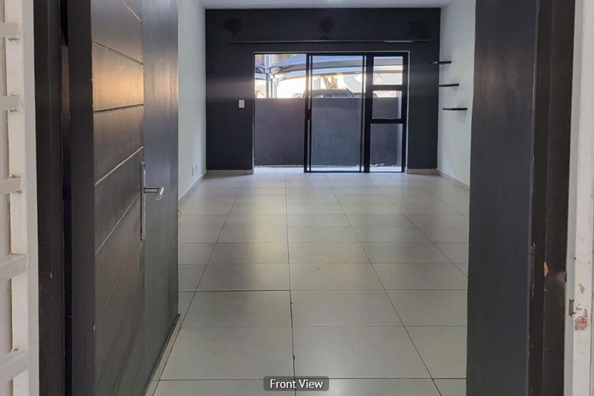 Stylish 3 Bedroom Apartment with Private Garden & Patio in Secure Luxury Estate – North Riding - Photo 4