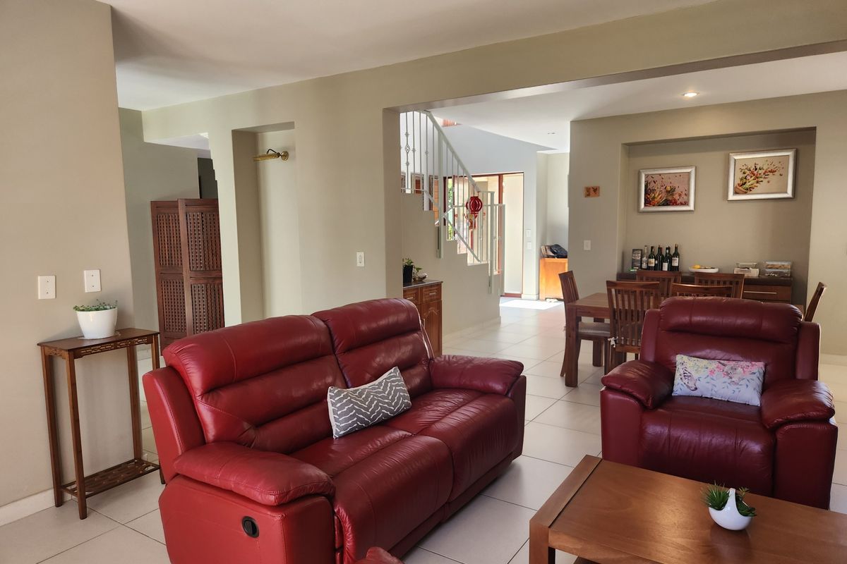 Secure, Estate Living! - Photo 5