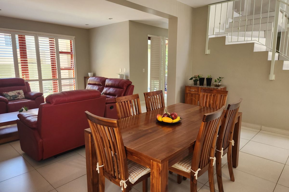 Secure, Estate Living! - Photo 4